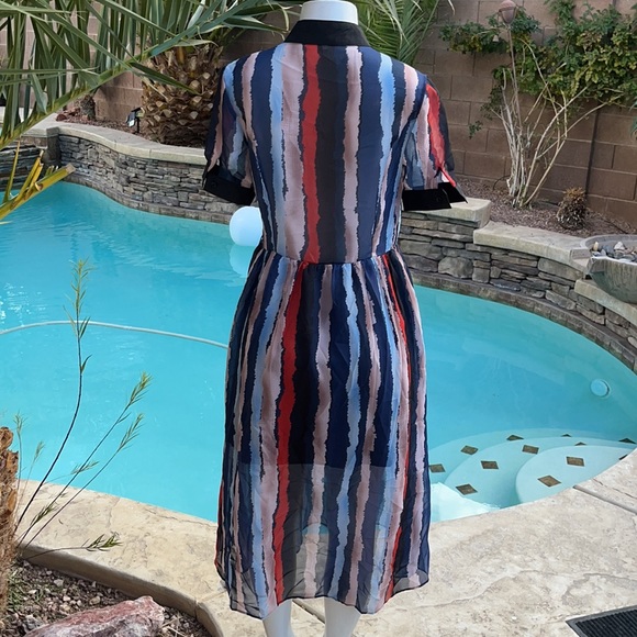 NWT Beautiful Chiffon Women’s Dress - Picture 4 of 6